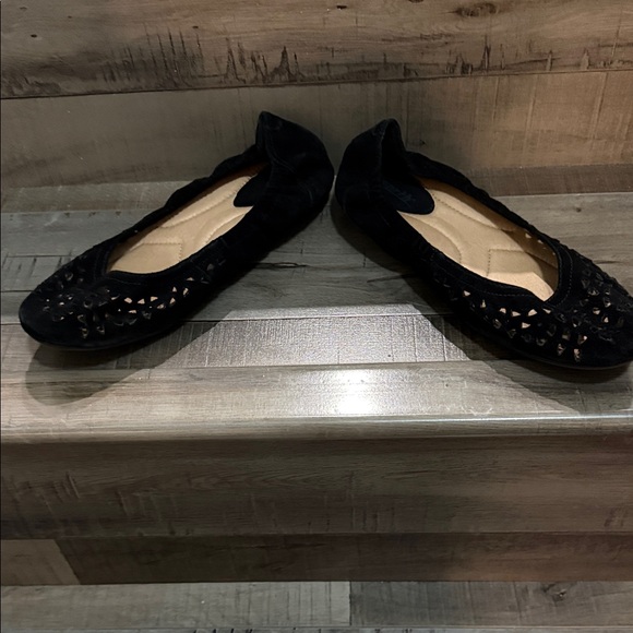 Earth Black Laser-Cut Suede Ballet Flats - Picture 3 of 5